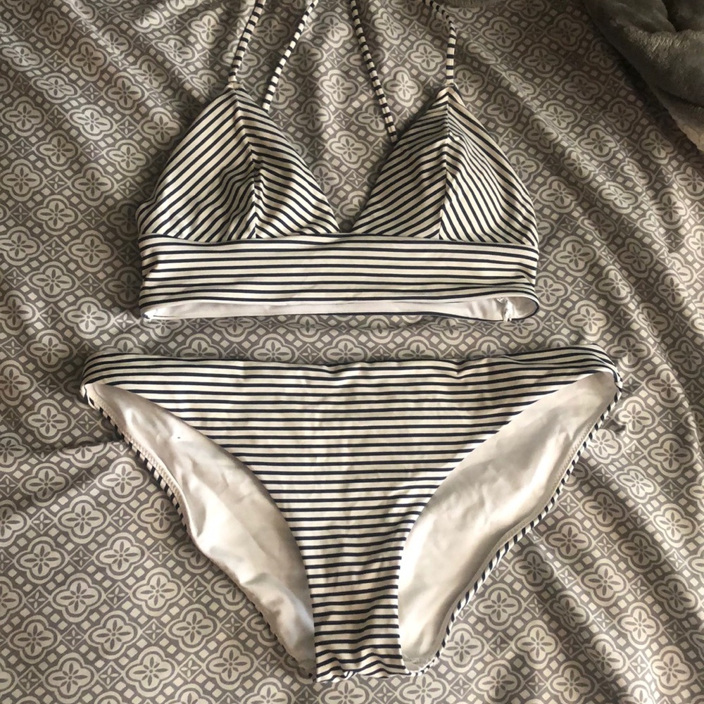 cute striped bikini!!